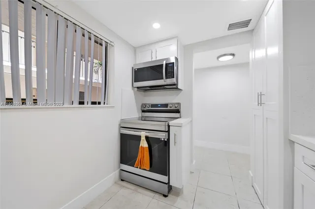 $2,200 | 8005 Southwest 107th Avenue, Unit 122, Miami, FL 33173