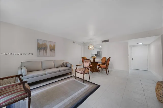 $2,200 | 8005 Southwest 107th Avenue, Unit 122, Miami, FL 33173