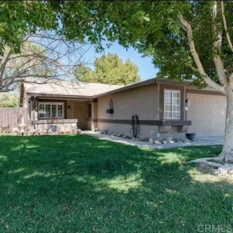 $2,600 | 2536 West Orange Avenue, El Centro, CA 92243