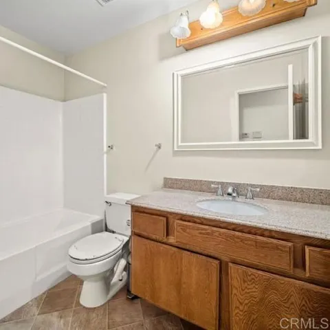 $2,600 | 2536 West Orange Avenue, El Centro, CA 92243