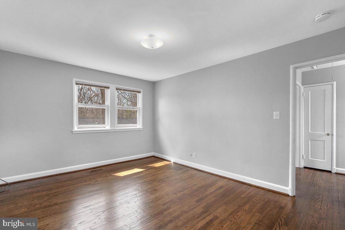 8603 Geren Road, Unit 257 Silver Spring, MD 20901 - Photo 21 of 36 Upper Bedroom #1 to Hallway