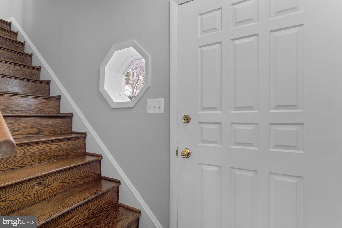 8603 Geren Road, Unit 257 Silver Spring, MD 20901 - Photo 4 of 36 Foyer