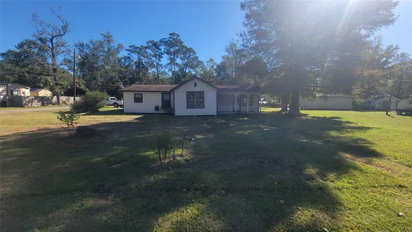 $1,795 | 2960 Call Street, Vidor, TX 77662
