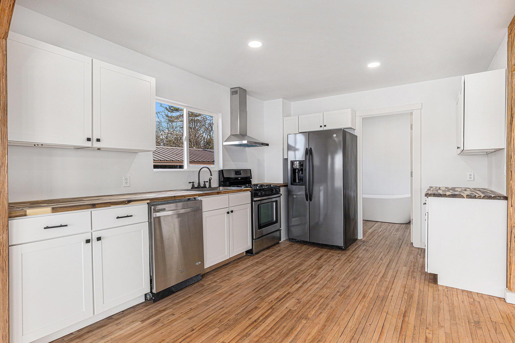 5557 Front Street Newaygo, MI 49337 - Photo 11 of 34 009_front_34_441