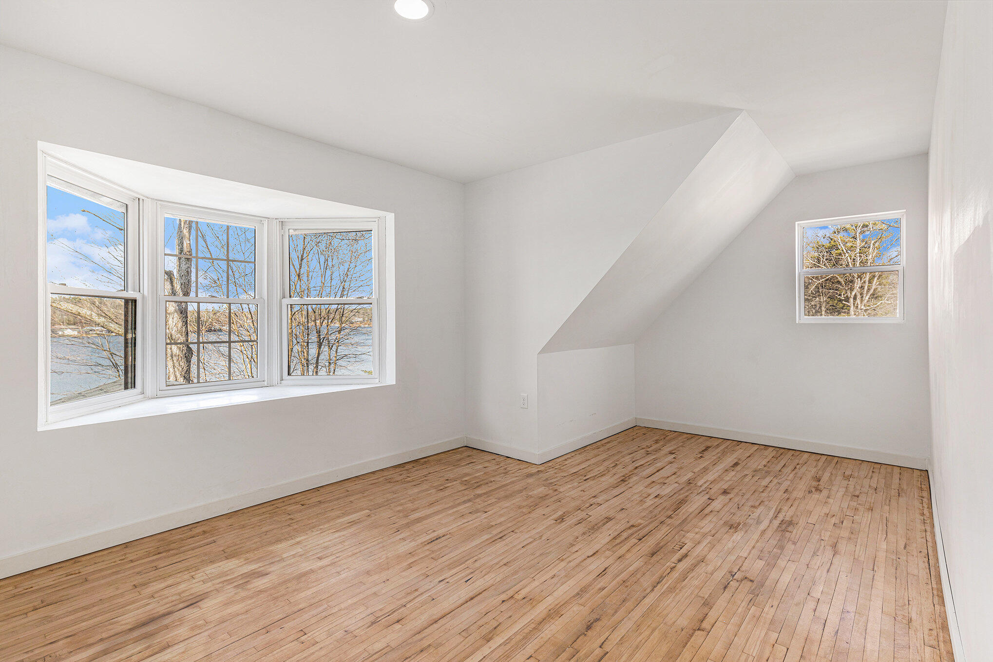 5557 Front Street Newaygo, MI 49337 - Photo 15 of 34 013_front_10_414