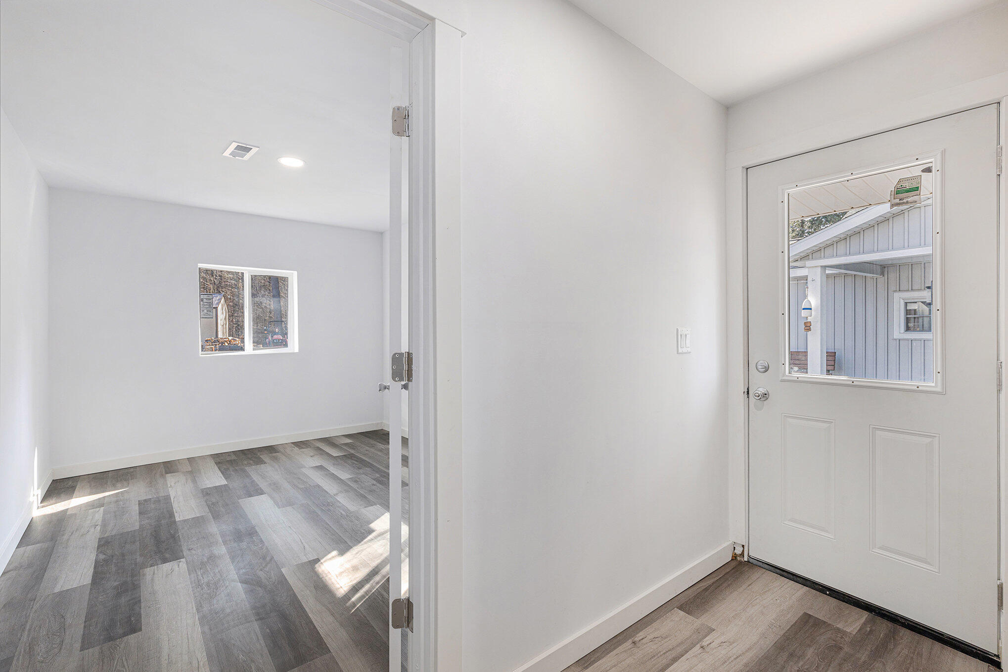 5557 Front Street Newaygo, MI 49337 - Photo 6 of 34 004_front_689