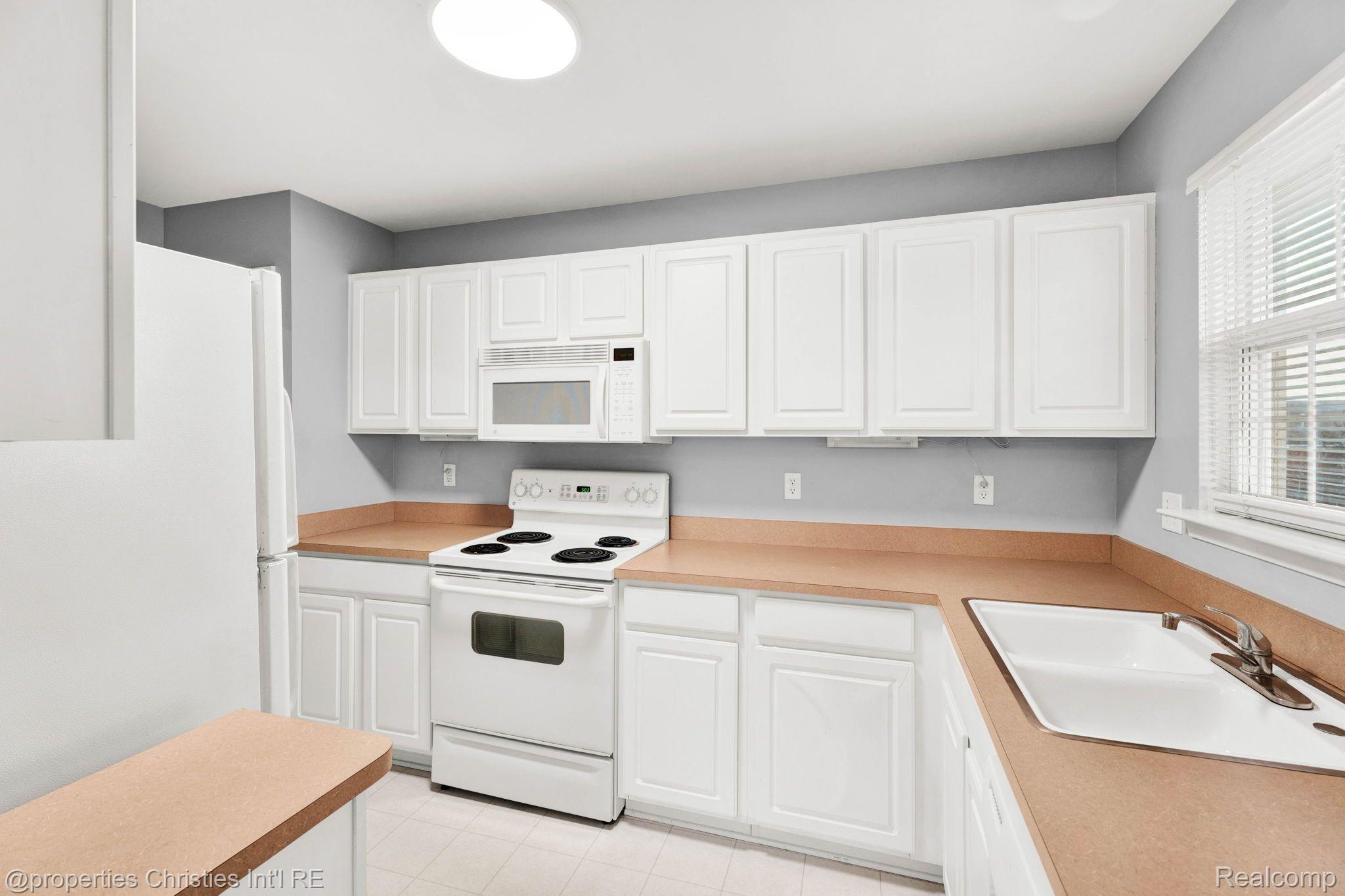 1858 Flagstone Circle, Unit 49 Rochester, MI 48307 - Photo 10 of 22