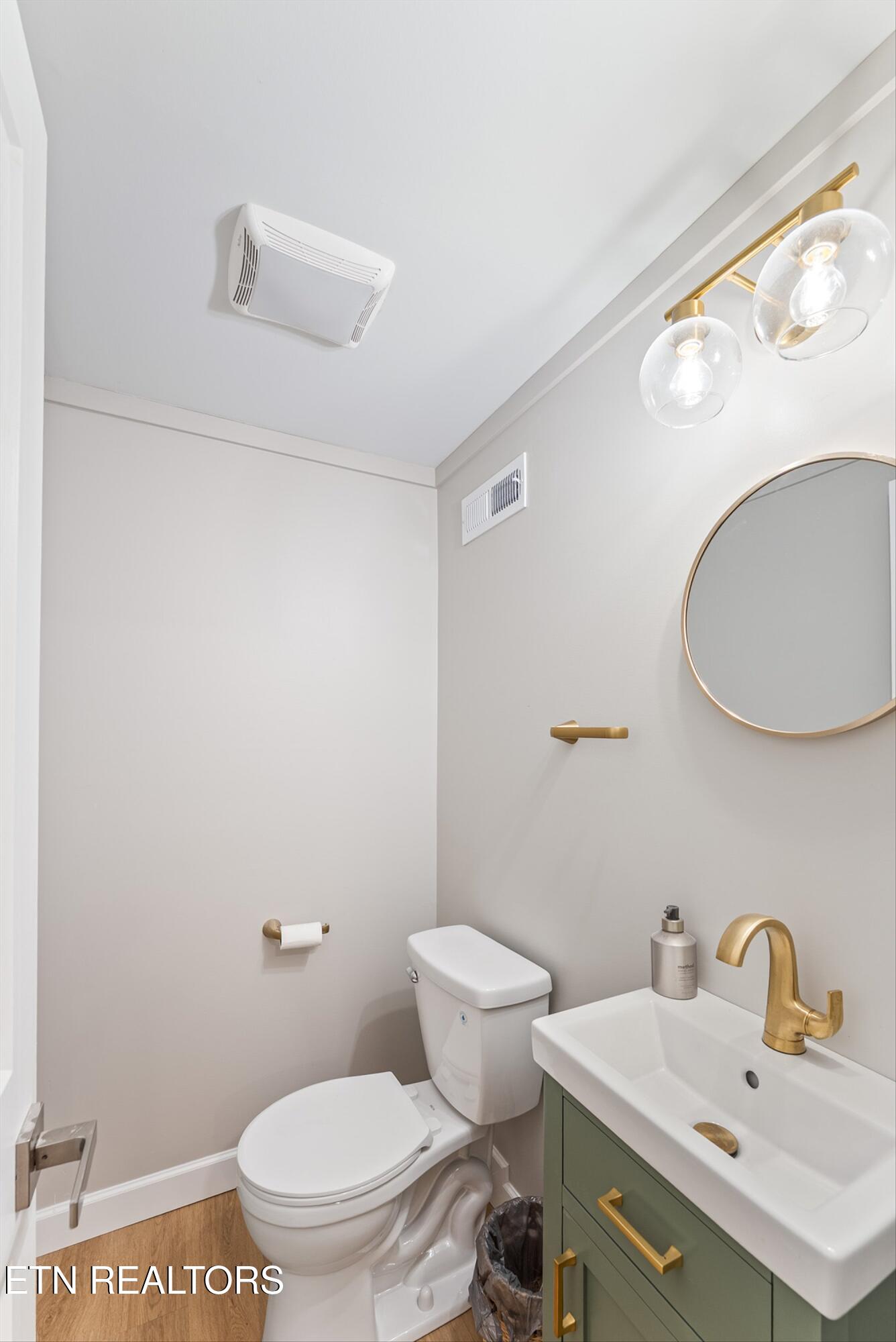 101 Wayne Place Oak Ridge, TN 37830 - Photo 32 of 43 67-Ensuite Bath A4