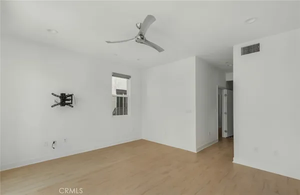 $4,500 | 229 Elm Avenue, Long Beach, CA 90802