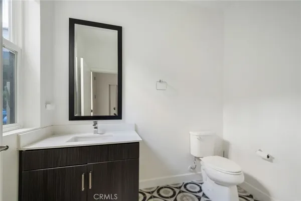 $4,500 | 229 Elm Avenue, Long Beach, CA 90802