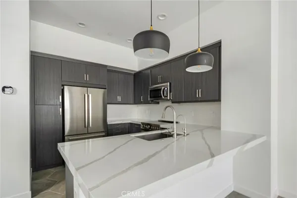 $4,500 | 229 Elm Avenue, Long Beach, CA 90802