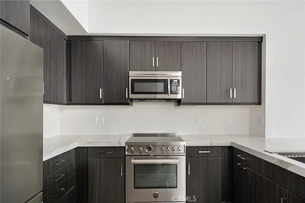 $4,500 | 229 Elm Avenue, Long Beach, CA 90802