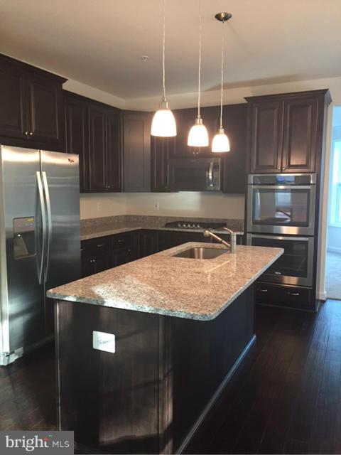 6705 Chapel Dale Road Bowie, MD 20720 - Photo 10 of 25 Kitchen