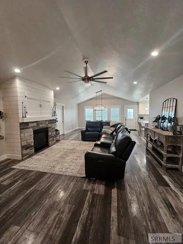 $605,000 | 852 East 1425 North, Shelley, ID 83274