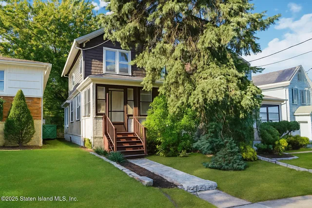 $500,000 | 200 Barnard Avenue | Tottenville