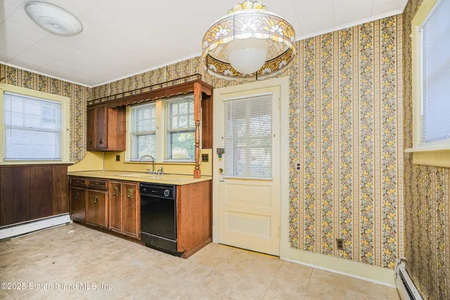 $500,000 | 200 Barnard Avenue | Tottenville