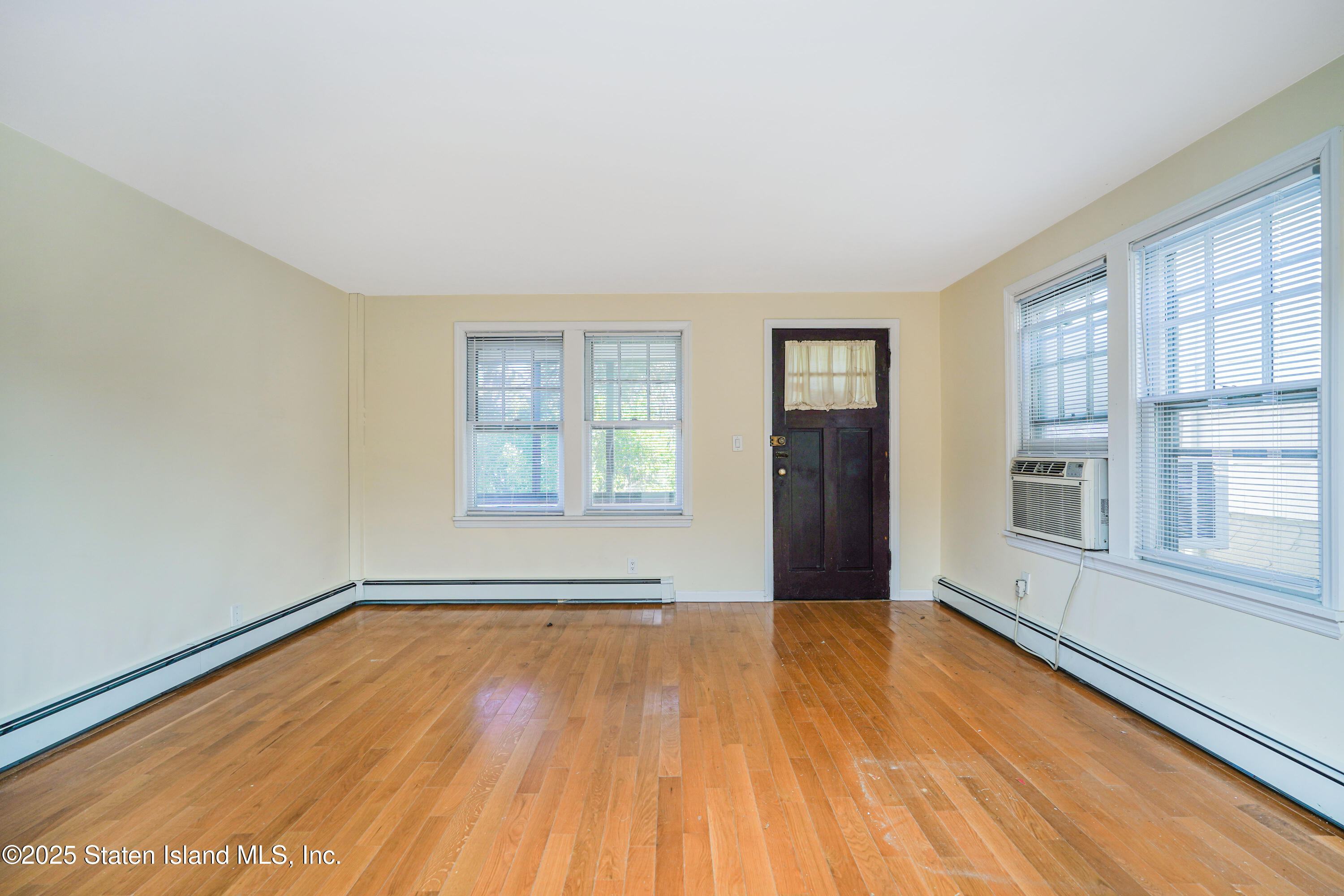 200 Barnard Avenue Staten Island, NY 10307 - Photo 16 of 26 Photo Oct 23 2025, 10 10 05 AM