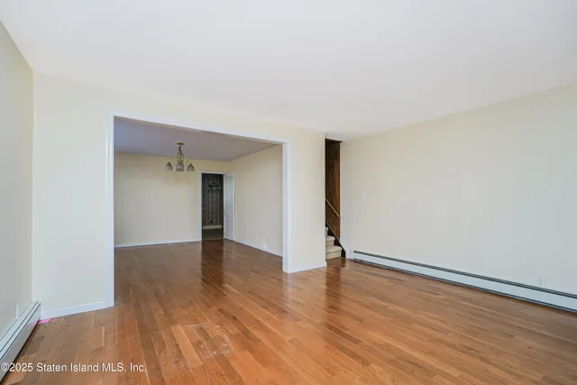 $500,000 | 200 Barnard Avenue | Tottenville