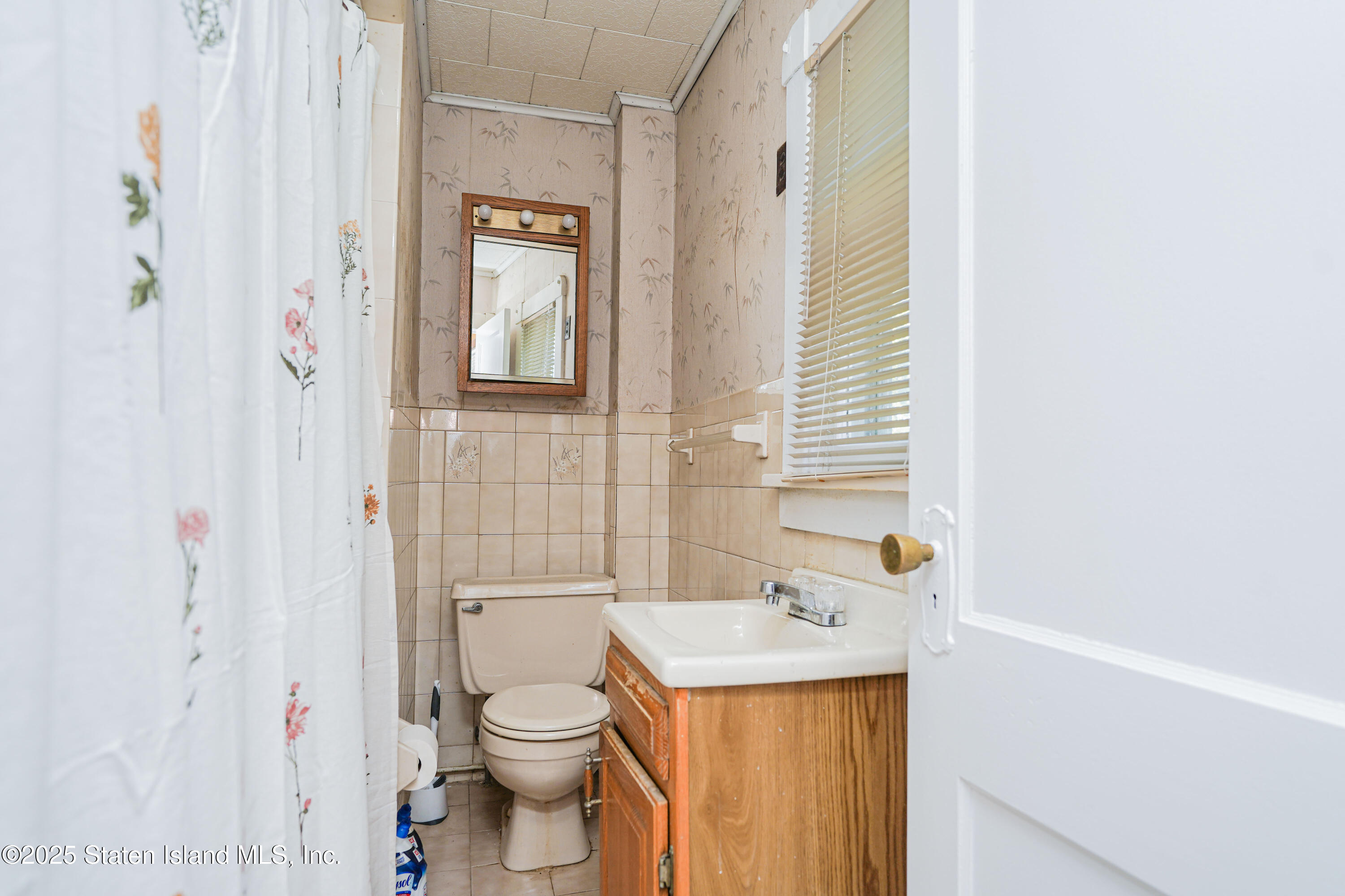 200 Barnard Avenue Staten Island, NY 10307 - Photo 21 of 26 Photo Oct 23 2025, 10 11 20 AM