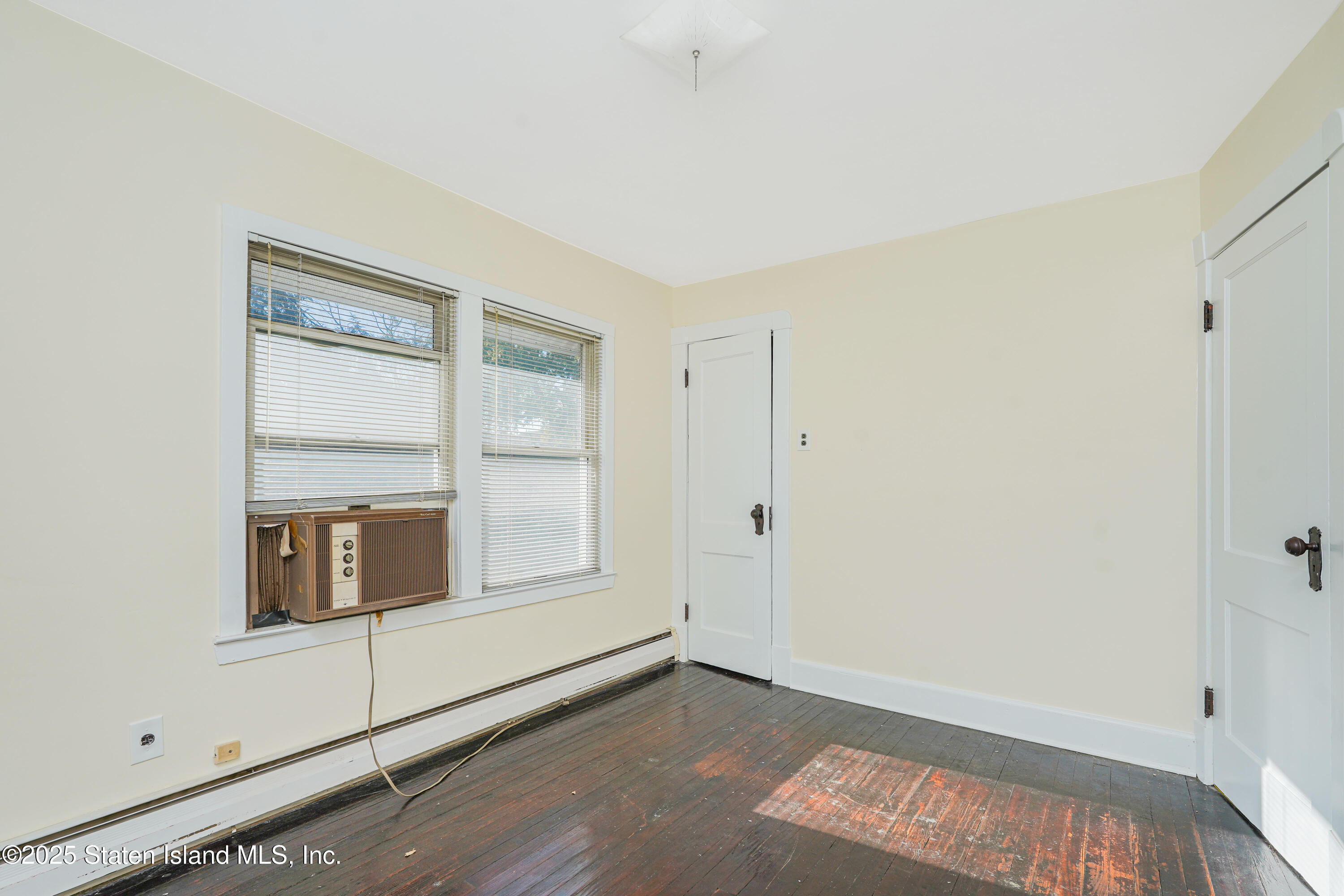 200 Barnard Avenue Staten Island, NY 10307 - Photo 22 of 26 Photo Oct 23 2025, 10 11 54 AM