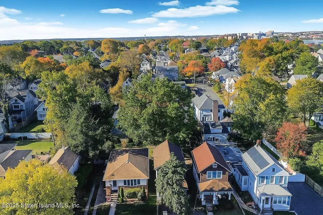 $500,000 | 200 Barnard Avenue | Tottenville