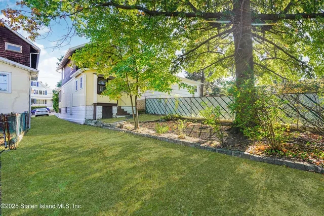 $500,000 | 200 Barnard Avenue | Tottenville