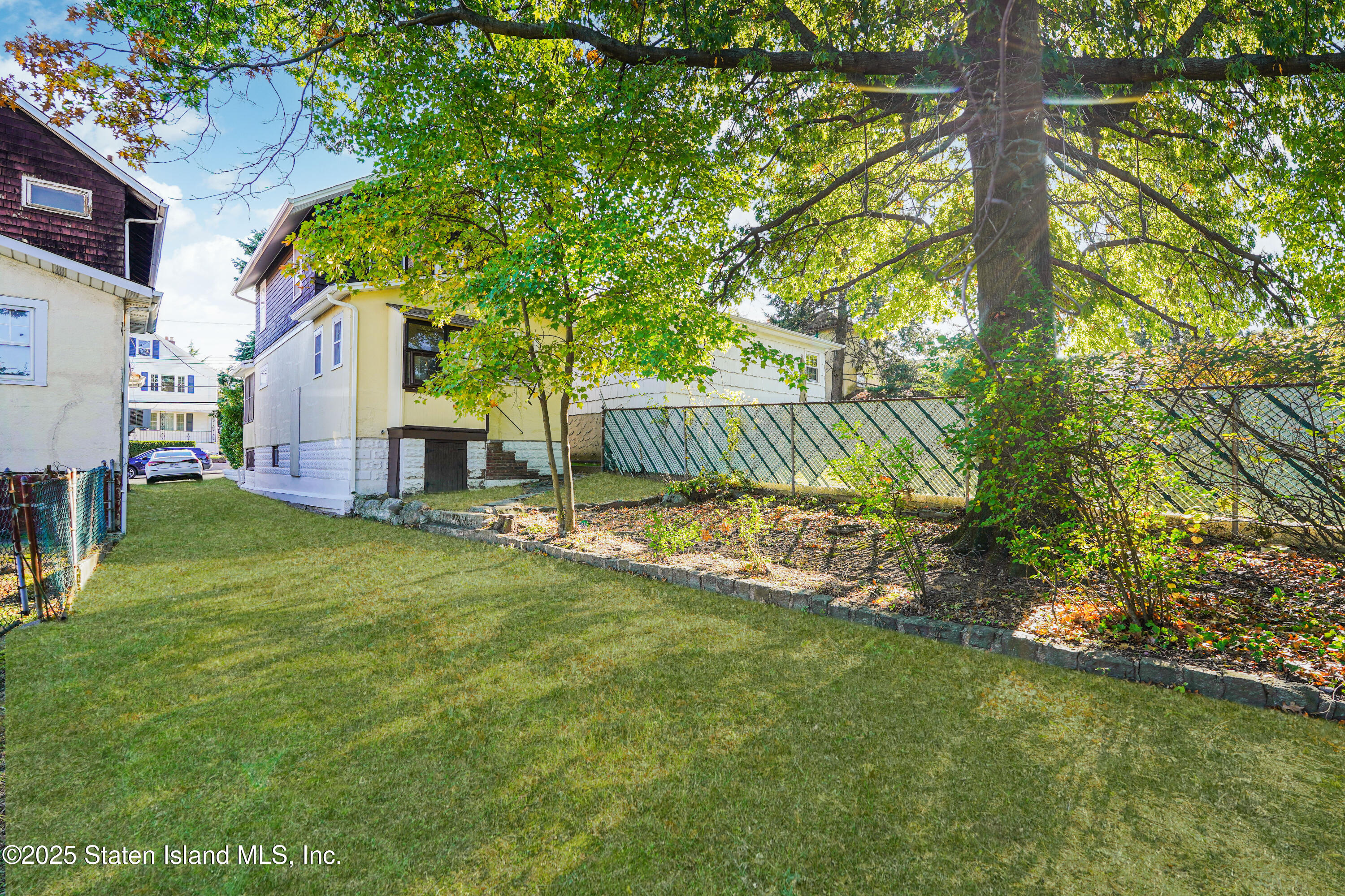 200 Barnard Avenue Staten Island, NY 10307 - Photo 8 of 26 Photo Oct 23 2025, 10 05 46 AM