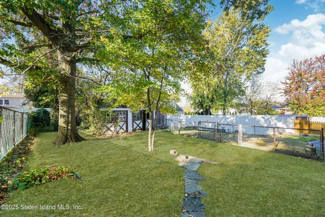 $500,000 | 200 Barnard Avenue | Tottenville