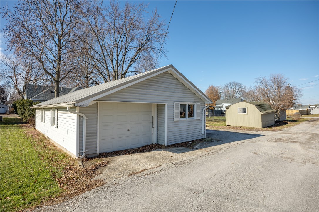 205 North 3rd Street Altamont, IL 62411 - Photo 8 of 25