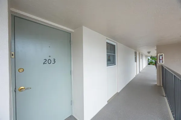 $141,500 | 9945 47th Avenue North, Unit 203, St. Petersburg, FL 33708