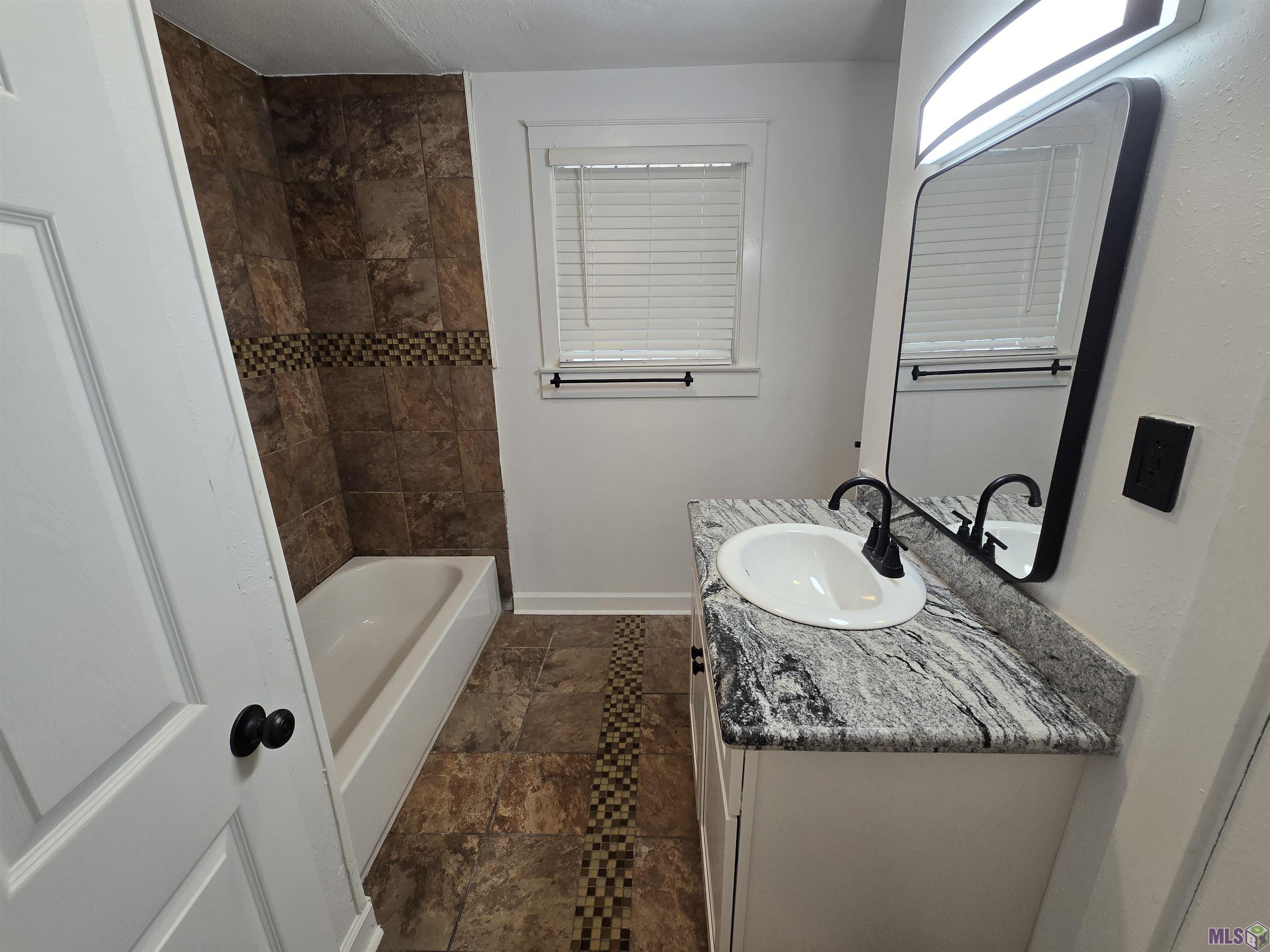 2145 North 38th Street Baton Rouge, LA 70802 - Photo 18 of 22 Guest Bathroom