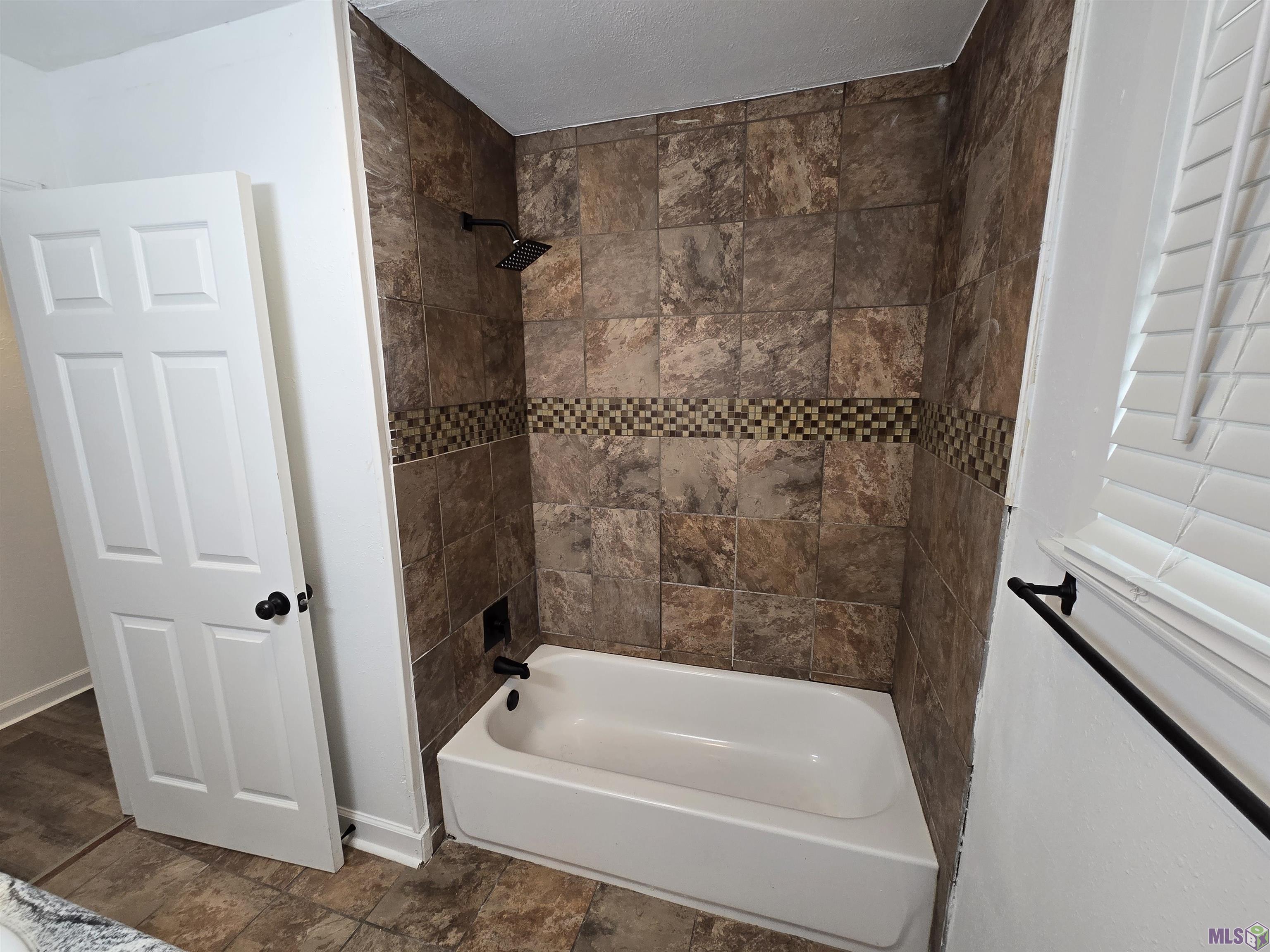 2145 North 38th Street Baton Rouge, LA 70802 - Photo 19 of 22 Guest Bathroom