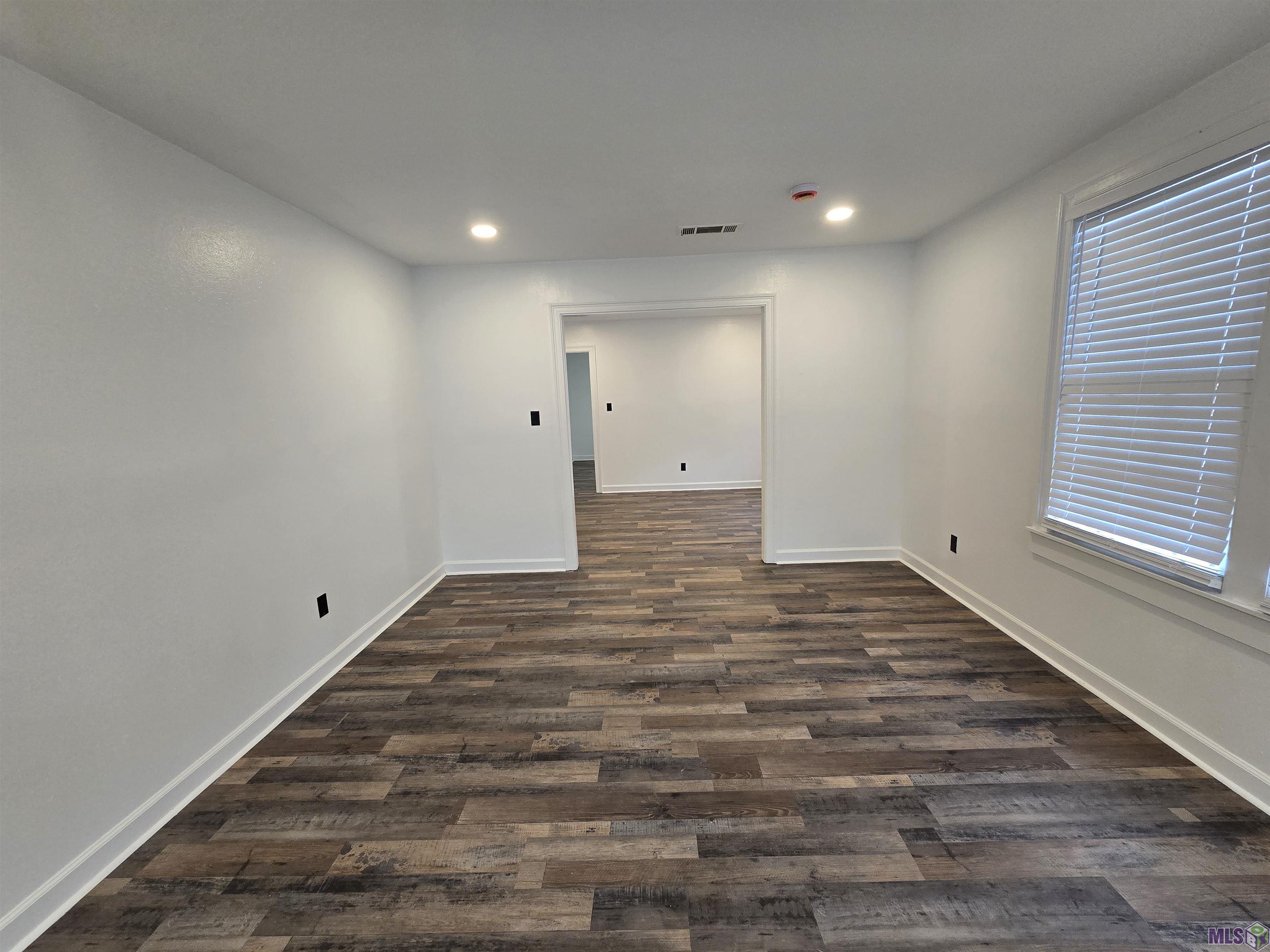 2145 North 38th Street Baton Rouge, LA 70802 - Photo 4 of 22 Living Room