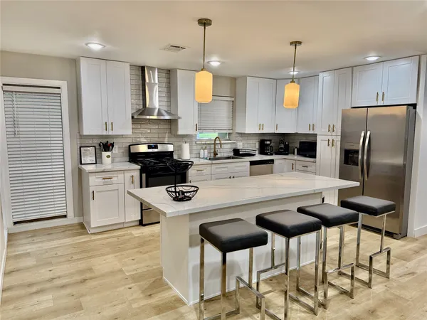 $5,000 | 5455 Birdwood Road, Houston, TX 77096