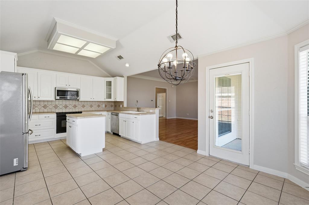 3104 Cherokee Lane Waco, TX 76712 - Photo 9 of 40