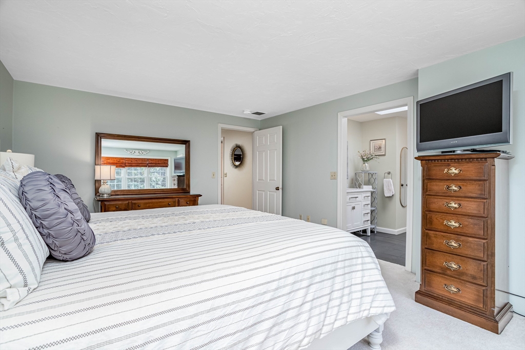 918 Ridgefield Circle, Unit B Clinton, MA 01510 - Photo 17 of 32 Gallery Image 17