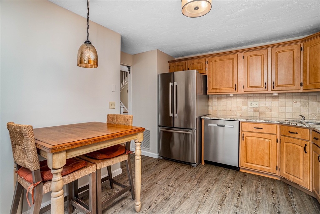 918 Ridgefield Circle, Unit B Clinton, MA 01510 - Photo 9 of 32 Gallery Image 9