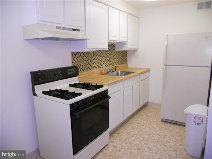 22 Concord Road Darby, PA 19023 - Photo 7 of 25 Kitchen