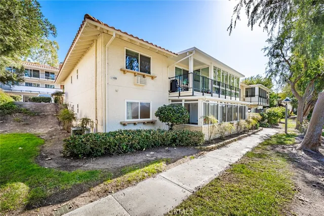 $3,250 | 3309 Via Carrizo, Unit B, Laguna Woods, CA 92637