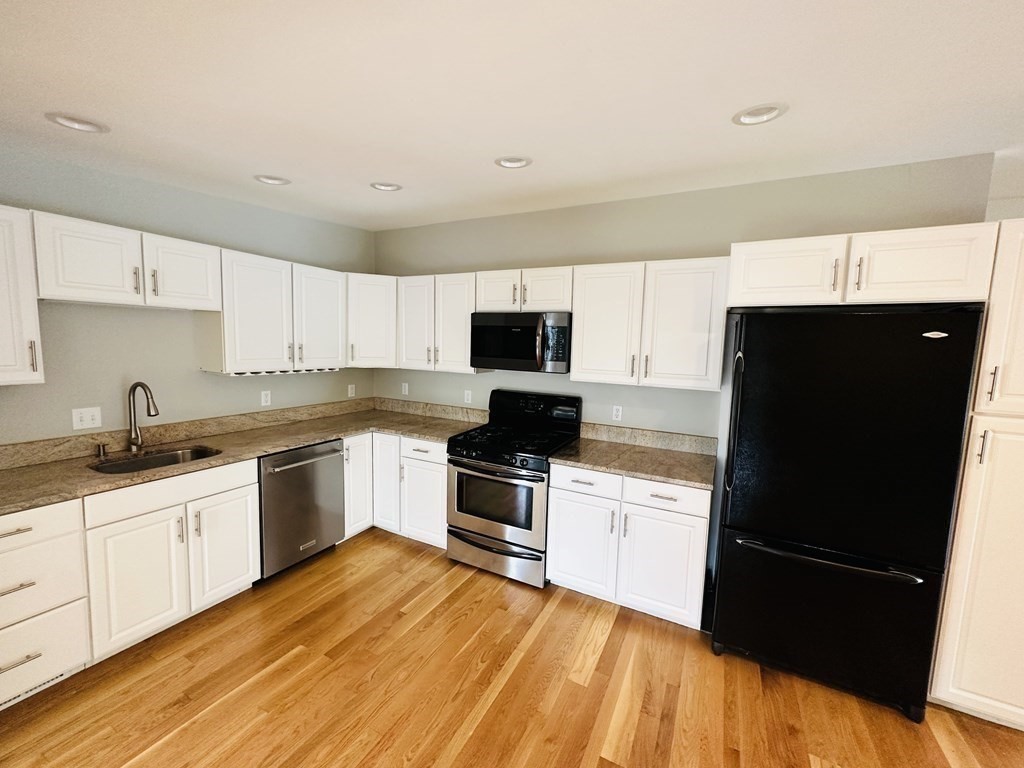 6 Cushing Road, Unit 6 Marblehead, MA 01945 - Photo 6 of 20
