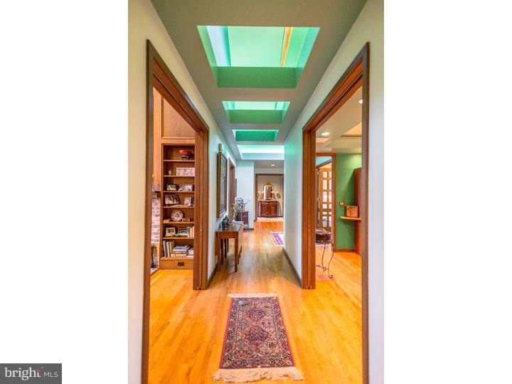 103 Timber Ridge Lane Chadds Ford, PA 19317 - Photo 4 of 24 Hallway