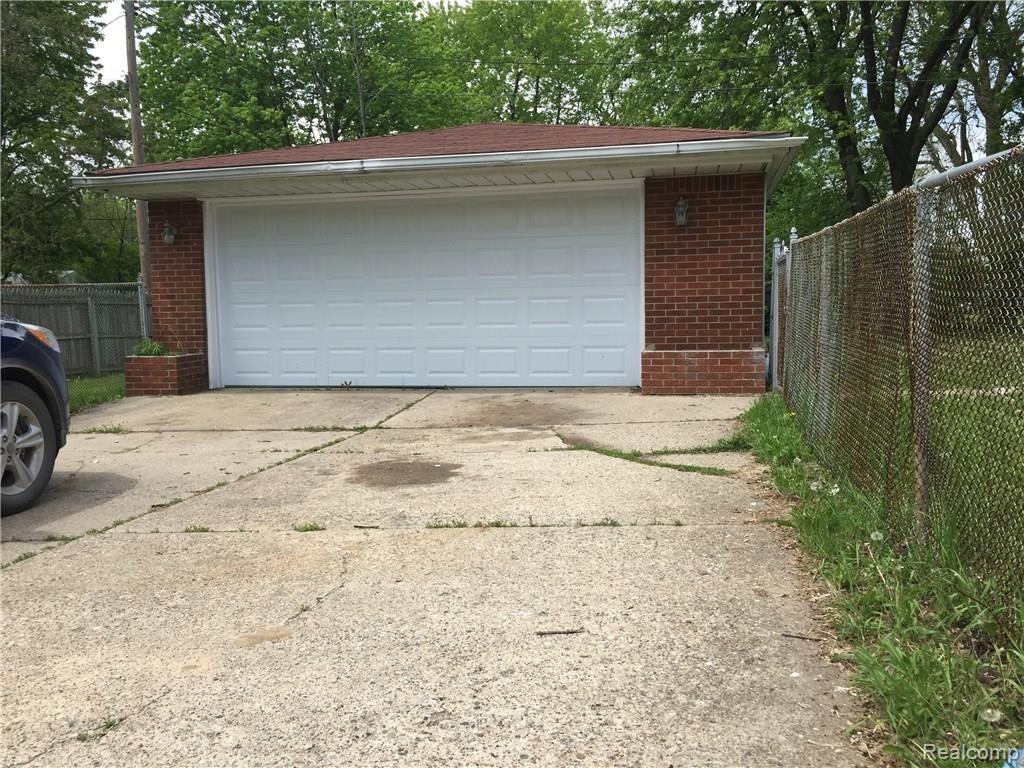 243 West Kennett Road Pontiac, MI 48340 - Photo 29 of 30 IMG_5822.JPG