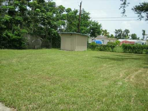 37 Allen Road Hollywood, FL 33023 - Photo 5 of 5 Yard/Garden