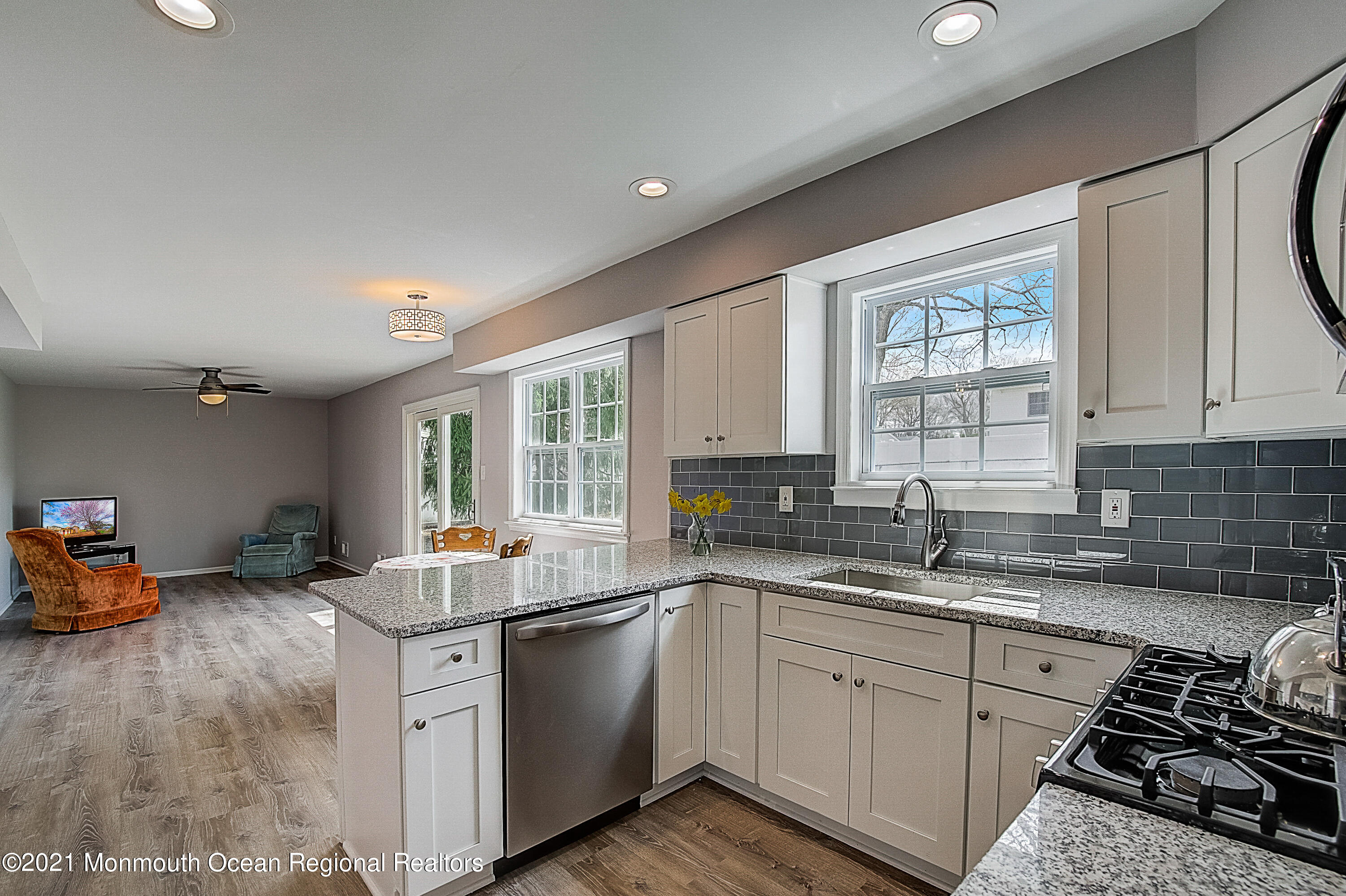 59 Appletree Road Howell, NJ 07731 - Photo 12 of 34 30-Appletree Rd -030
