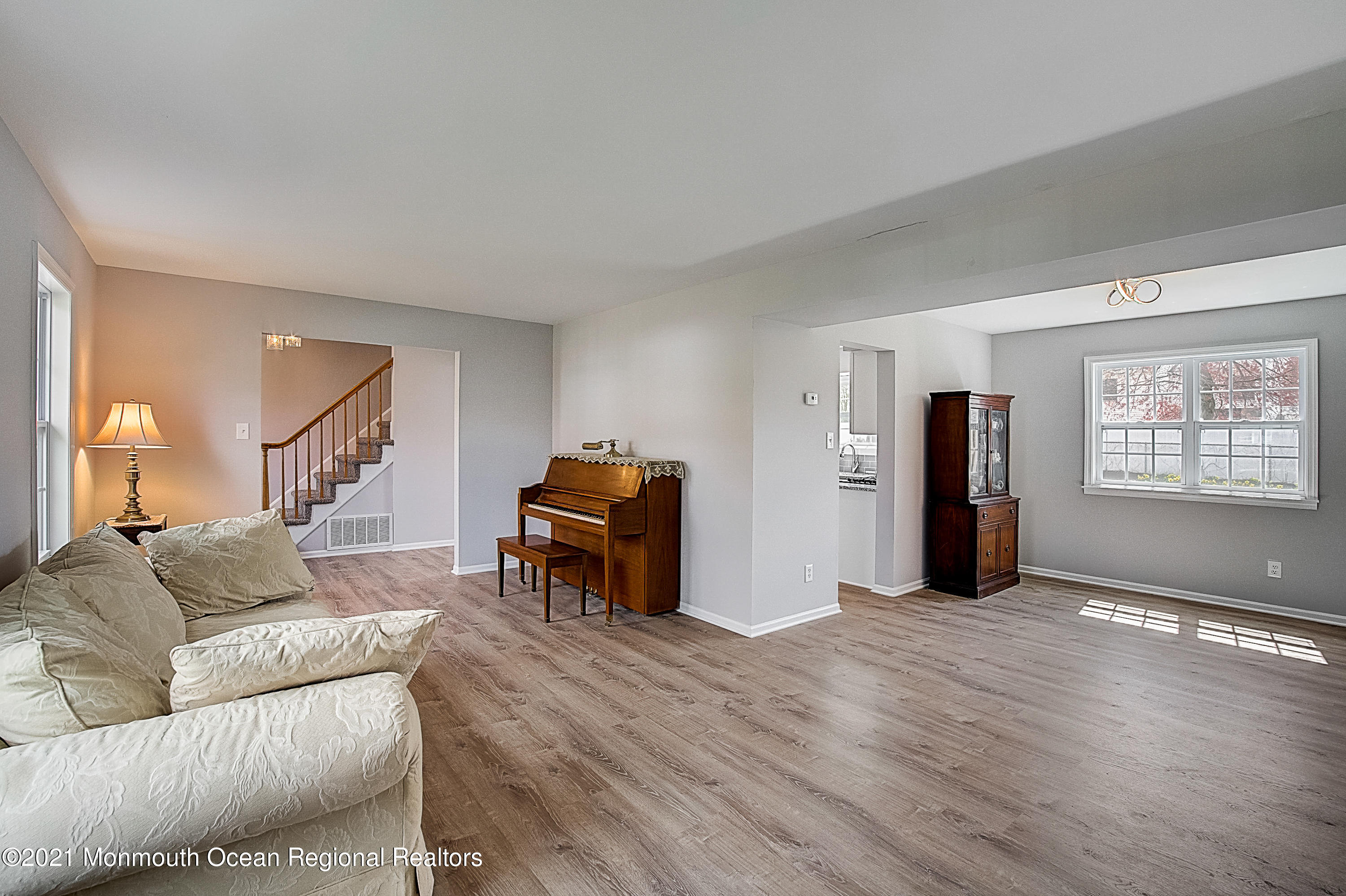 59 Appletree Road Howell, NJ 07731 - Photo 4 of 34 11-Appletree Rd -011