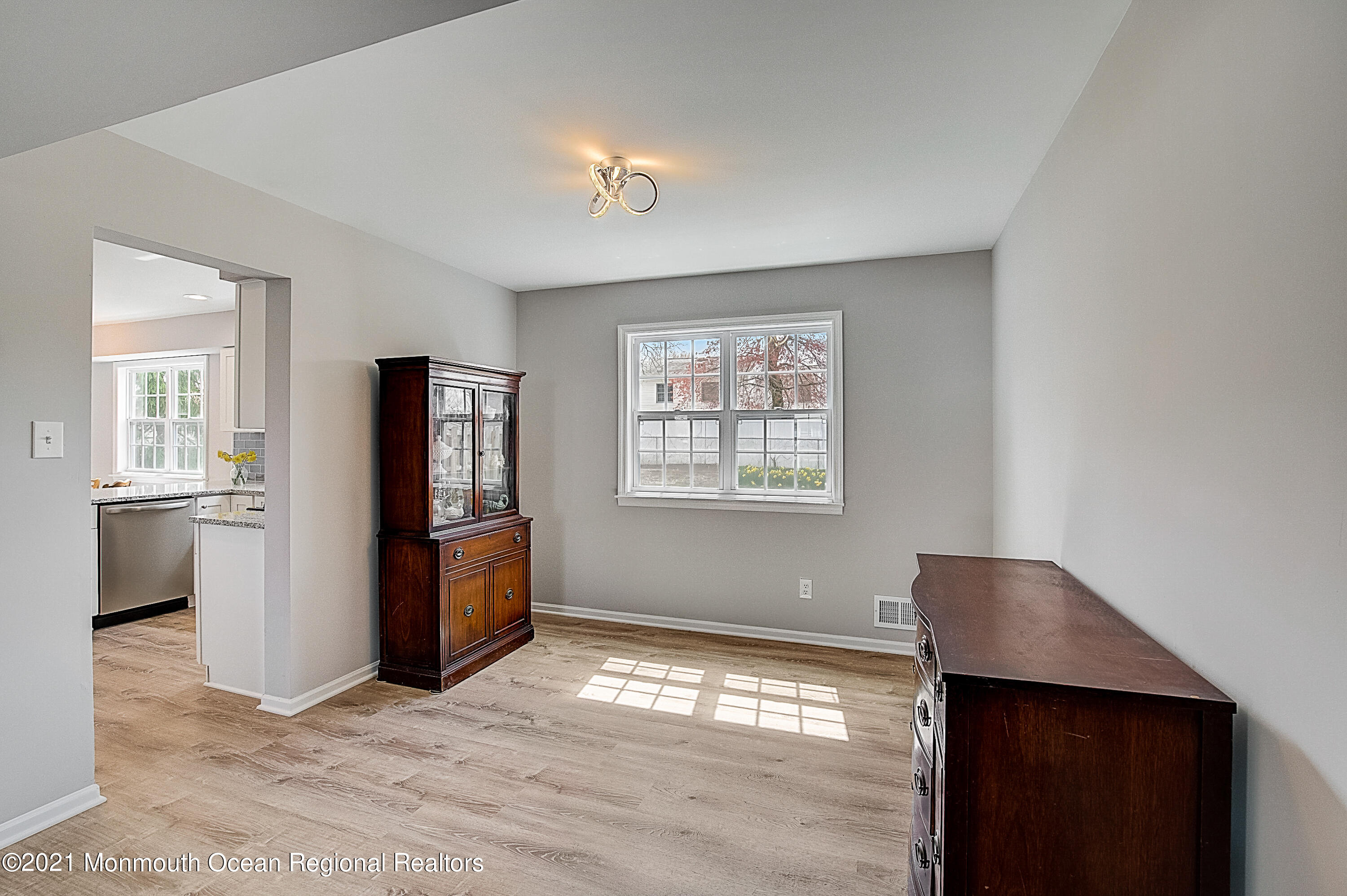 59 Appletree Road Howell, NJ 07731 - Photo 6 of 34 14-Appletree Rd -014