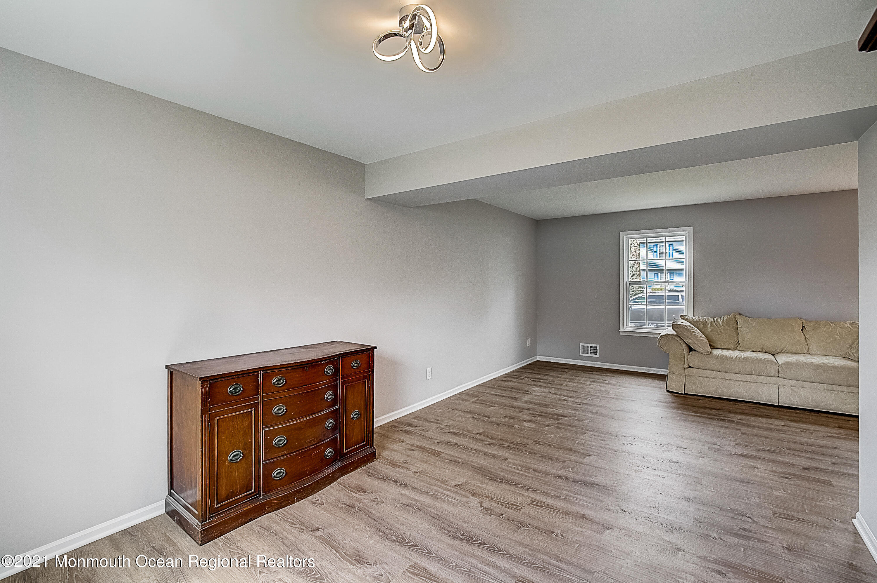 59 Appletree Road Howell, NJ 07731 - Photo 7 of 34 17-Appletree Rd -017