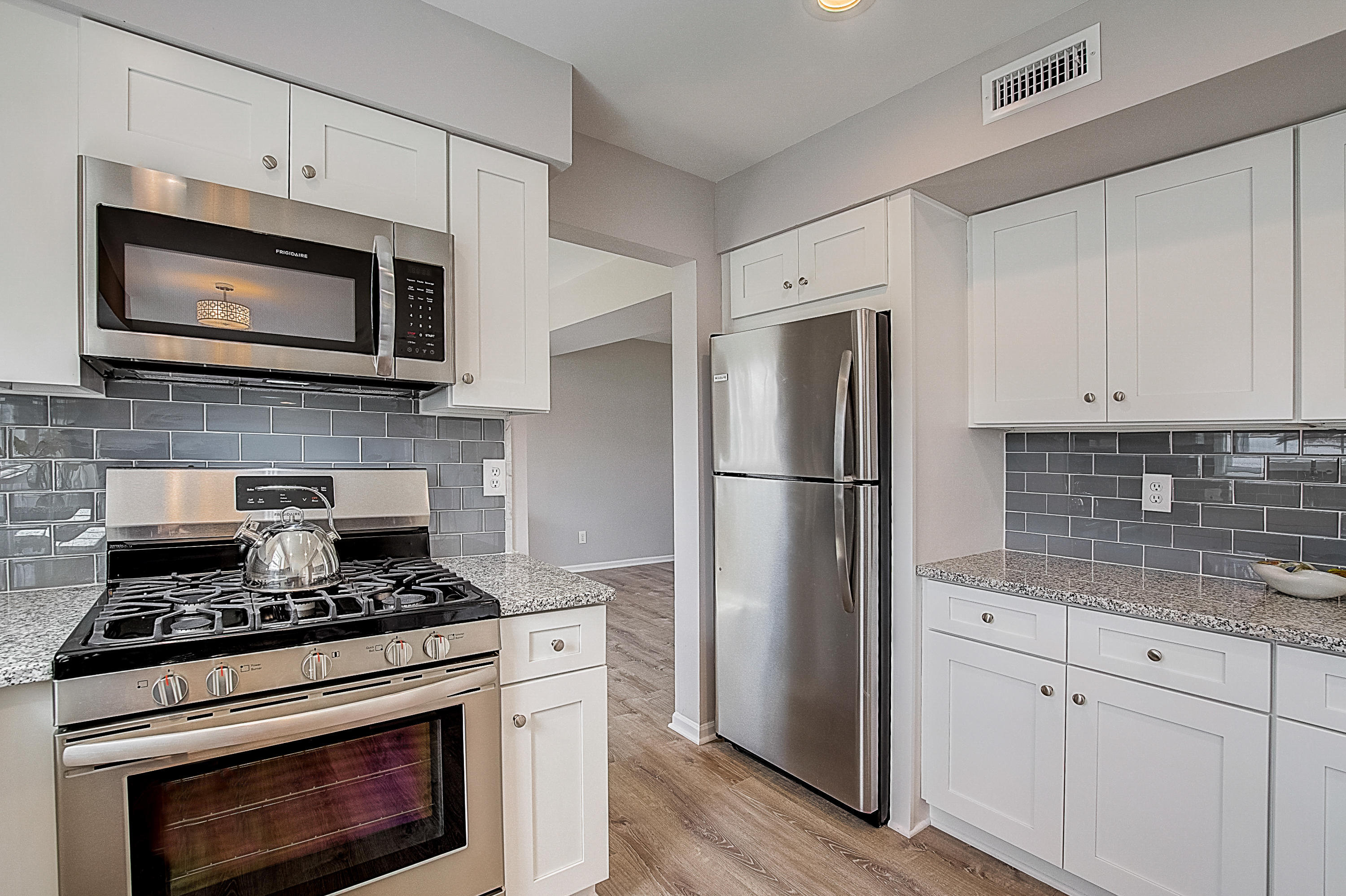 59 Appletree Road Howell, NJ 07731 - Photo 10 of 34 33-Appletree Rd -033