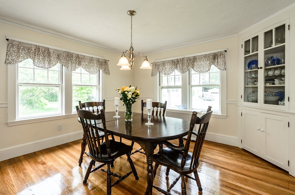 40 Wedgewood Road Newton, MA 02465 - Photo 5 of 17