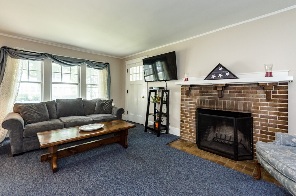 40 Wedgewood Road Newton, MA 02465 - Photo 8 of 17